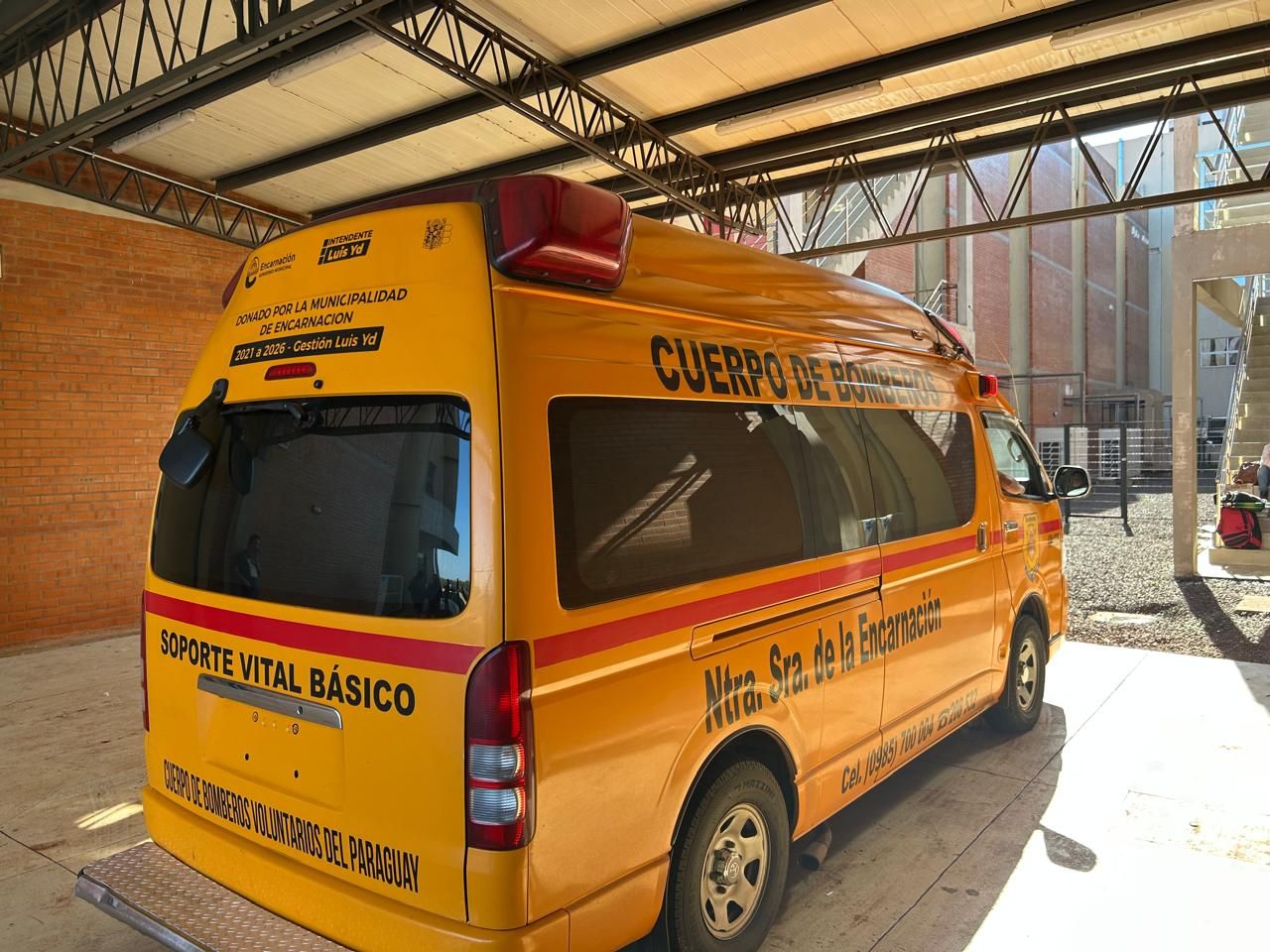 Ambulância do Corpo de Bombeiros de Encarnación, no Paraguai